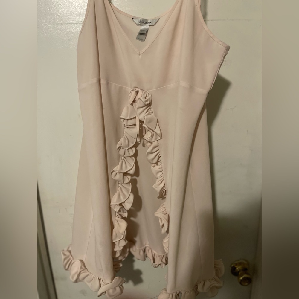 Woman’s Delicates XL lingerie in off white. Open front